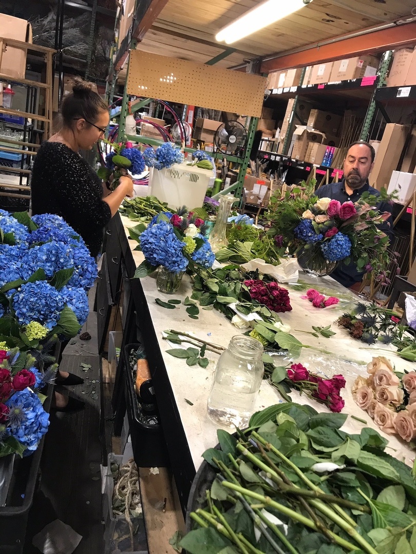 4yescom's tweet photo. Our floral designers kept busy today creating centerpieces that our ops team delivered to the residents of Horizons at Lanier Park and Habersham Home West. We're so proud of our YES team...always ready to do good in the world!! #BetterTogether #SaveEvents https://t.co/Bl2TsFoeRI