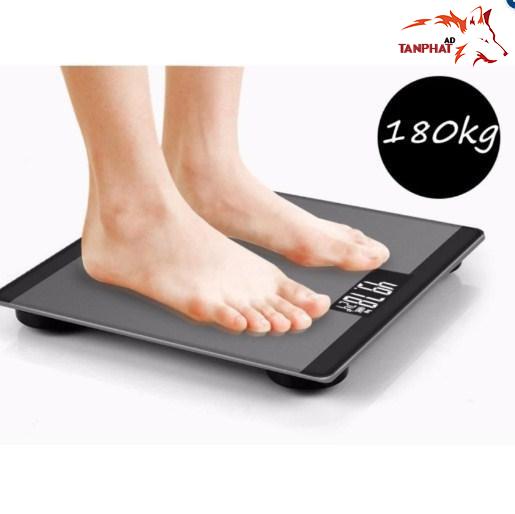 CÂN ĐIỆN TỬ SỨC KHỎE 180KG MÀU ĐEN
mới mua cái ♥️