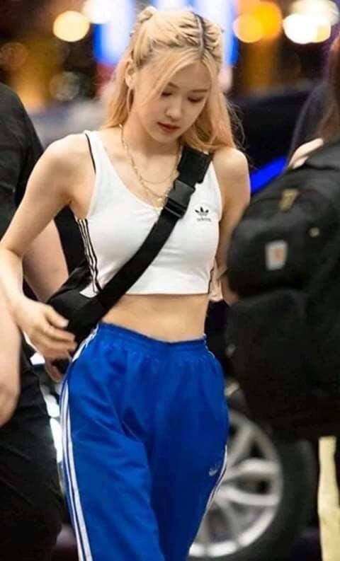 ashforblackpink's tweet photo. Before quarantine             After quarantine https://t.co/Ra5LpsgQ7C