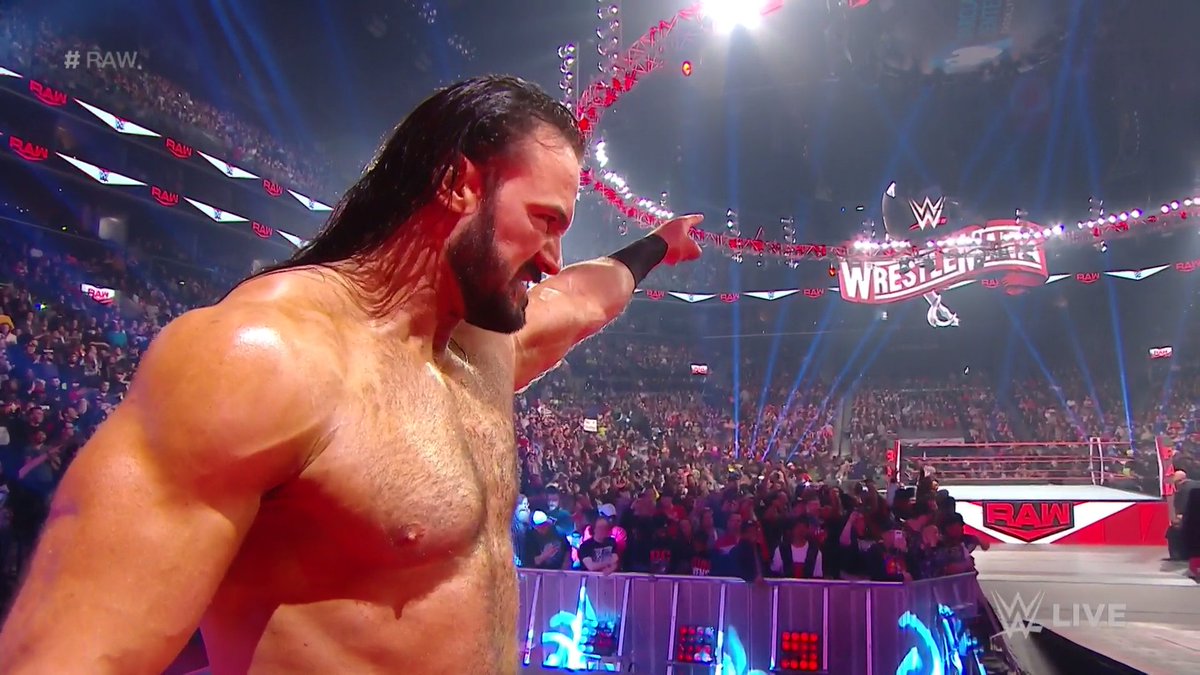 CashMoney_SM's tweet photo. @DMcIntyreWWE @WWE The night belong to drew, Reigns has enjoyed such moment so much, #DrewTime #DrewMoment https://t.co/BGmSYteZE3
