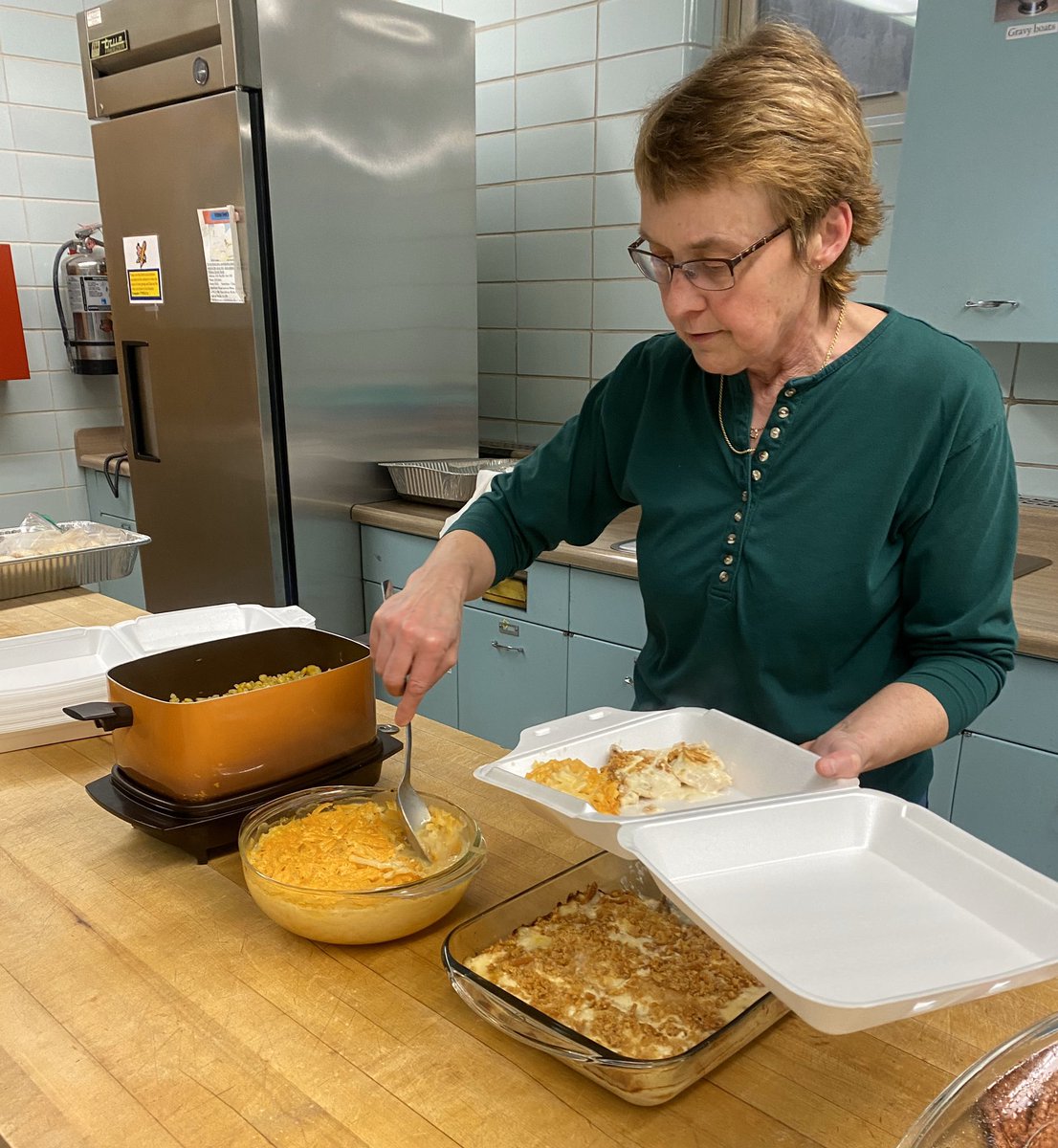 CalvaryWillmar's tweet photo. Thank you Dickerson’s for preparing and delivering food to those who are in need of a meal tonight. 

Know of someone in need of a meal? Let us know! 

Interested in volunteering to cook meals or deliver them? Let us know! 

#CalvaryAtHome #LoveThyNeighbor #covid_19 https://t.co/BIXRWz7oKg