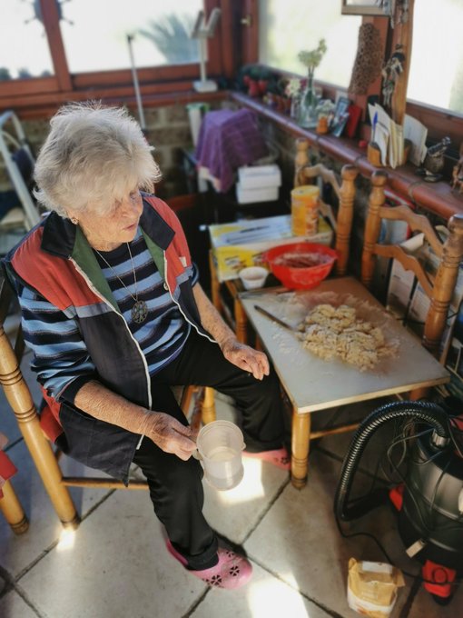 @Pontifex_it santit&agrave; ho mia madre Offi Mafalda 90 anni in 7 giorni l hanno operata 2 volte.L' Ha superato<a class="tags" target="_blank" title="On Twitter" href="/?out=eyJ0eXAiOiJKV1QiLCJhbGciOiJIUzUxMiJ9.eyJpYXQiOjE3MjY3ODYzMTYsImlzcyI6InR3cG9ybnN0YXJzLmNvbSIsIm5iZiI6MTcyNjc4NjMxNiwiZXhwIjoxNzU4MzIyMzE2LCJyZWRpcmVjdF91cmwiOiJodHRwczovL3R3aXR0ZXIuY29tL1BvbnRpZmV4X2l0In0.9IrJMxUf3PCof8J7DMlcihiTJwFfxi4zBR59CAMFFUROmMGEZ2nYq-V2qh3dJaHMpWOb5CFVpj0QaMtDimNjsQ">@Pontifex_it</a><a href="/tag/newprofilepic"class="tags"><span>#newprofilepic</span></a>