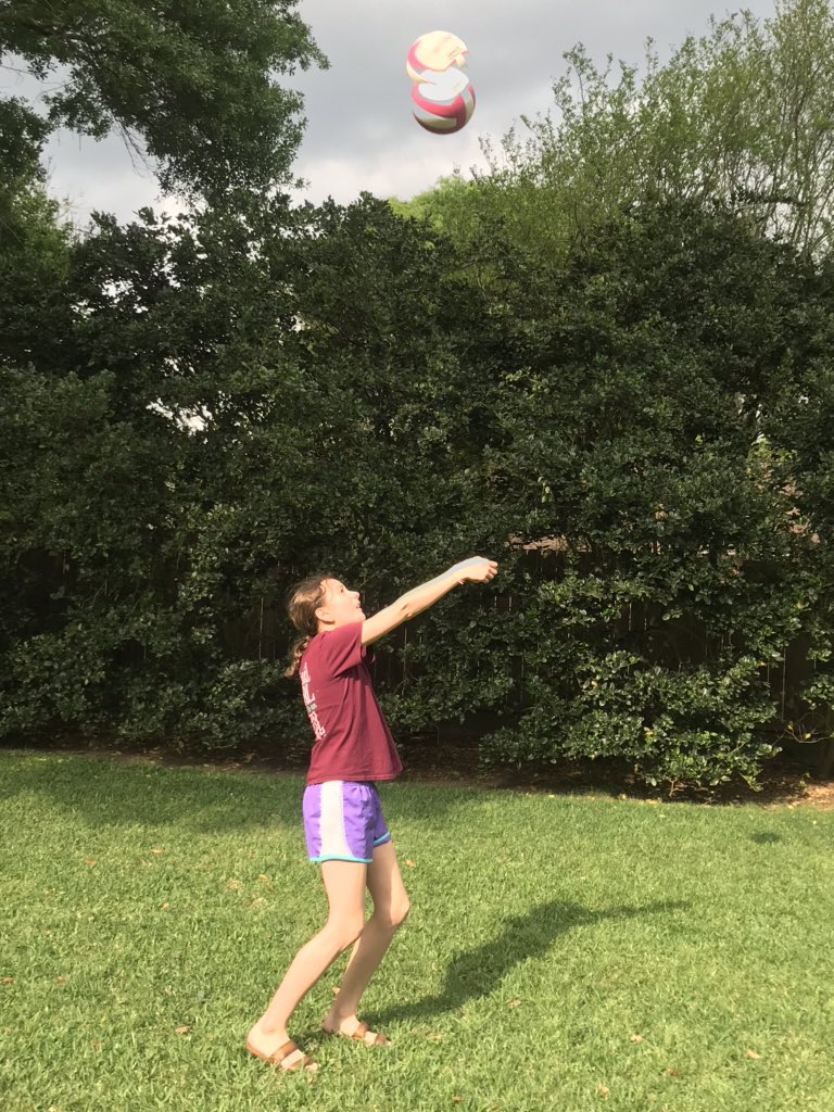 deoster00's tweet photo. Gettin’ some volleyball practice in this evening! @MahaffeyKISD @Mahaffey_PE @ptomahaffey #VirtualSpiritWeek https://t.co/9OYZDlacCZ