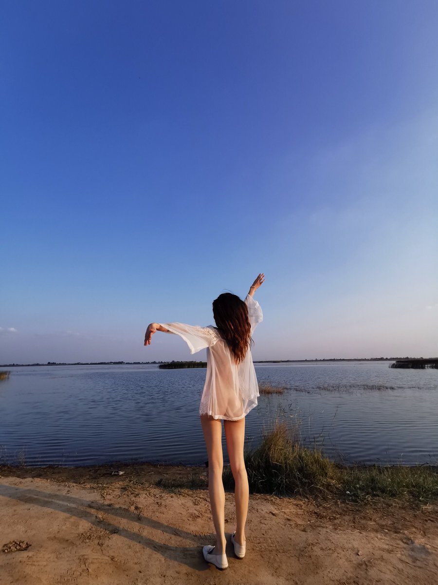 现在的人盗图都盗得理直气壮，还自称素质，是素质盗图吗？有种当婊子立牌坊的感觉…… https://t.co/4CyVVwHPxG