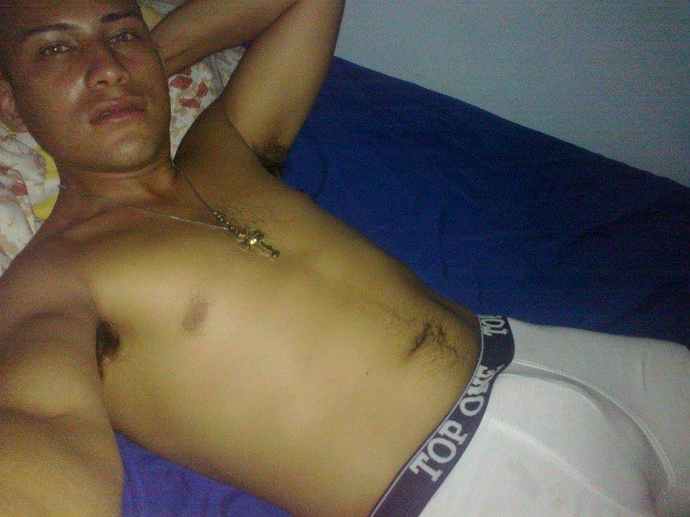 EcuadorLindos's tweet photo. El es MARINO,,, a kien no le apetece este hombresito Guayaco😋😋😋 https://t.co/b7P9kHooOx