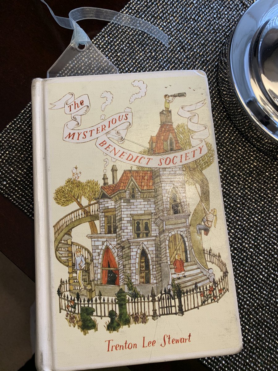 Thanks for the book recommendation Lilia! I can’t wait to see what will happen next! What are you reading? ❤️🖤<a href="/MelaniePortell/">Melanie Portell</a> #pondpanthersread #whatwedo