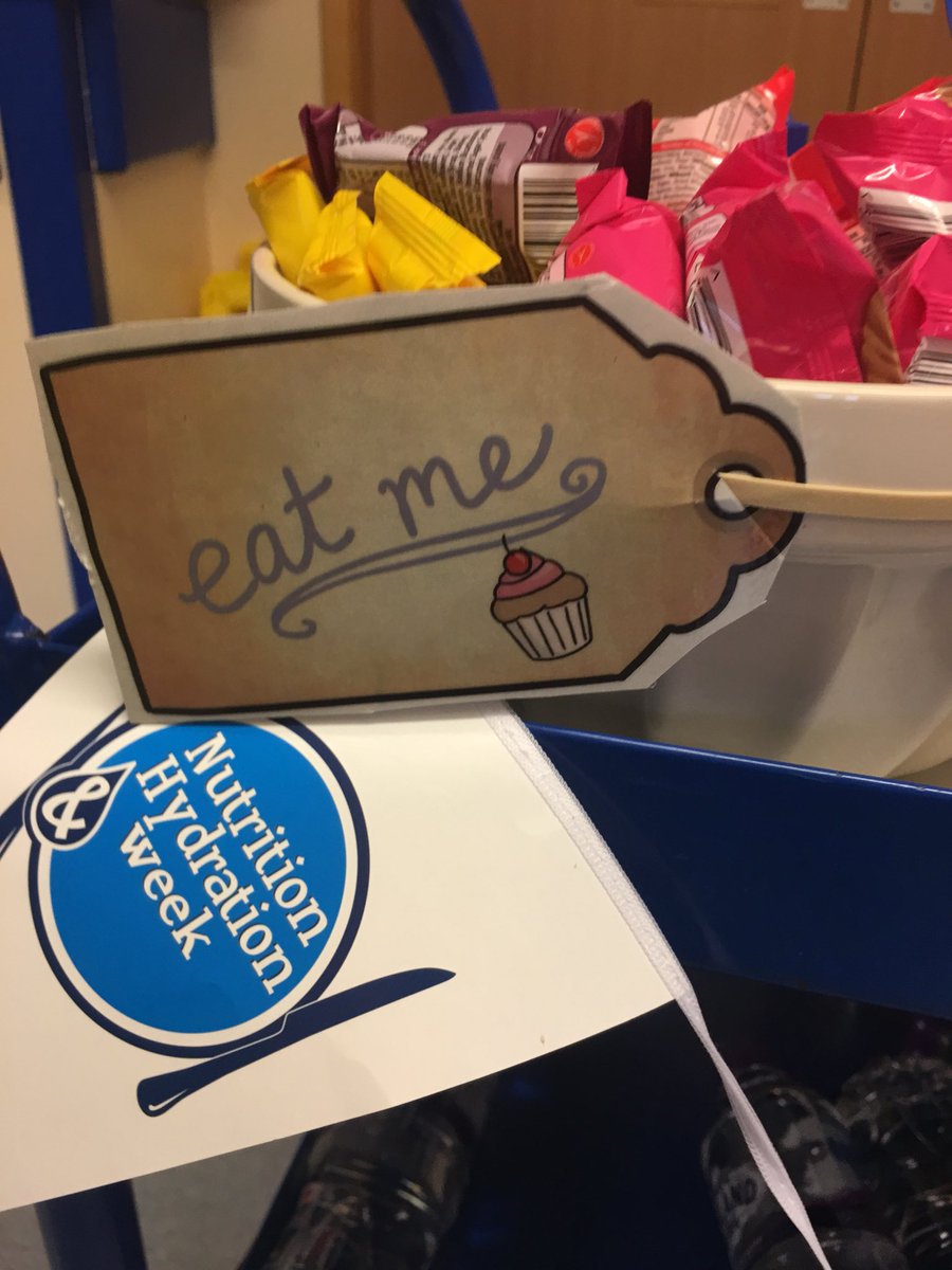 jemmima66's tweet photo. Hydration week on the Paediatric wards at UHB information packs and personalising water bottles on our snack rounds today. https://t.co/V6Cl9msoxl