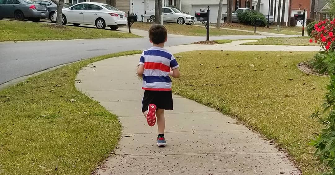 El_Rookie20's tweet photo. Running form is looking better and better 🏃♂️🏃♂️🏃♂️ #REM3 #R3M3 https://t.co/xmt3DZy0uI