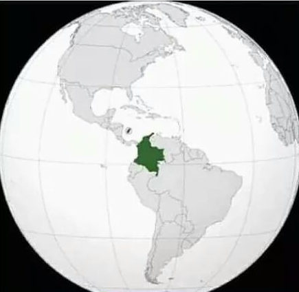 carolinamosvera's tweet photo. Países donde toca entrar en desobediencia civil porque el presidente prefiere que se muera la población a cerrar el aeropuerto y decretar cuarentena por el #Covid_19. 

#ColombiaEnEmergencia. #SimulacroVital. #DuqueRenuncie.
#CacerolazoxLaVida. https://t.co/kU9ttT0wrF