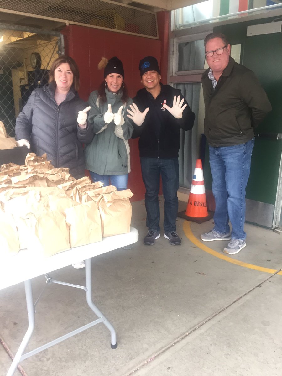 JENNASchuette's tweet photo. Meal Distribution at Mills Middle from 11:00 AM-12:00 PM. https://t.co/UI8J67aUIC