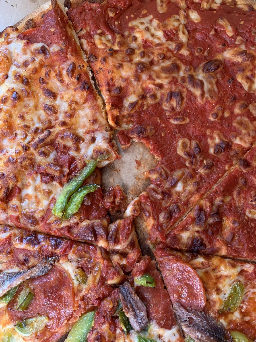 fgaut_42's tweet photo. Maybe the driver got hungry and took a bite of my pizza @dominos https://t.co/8vgENrIYoq