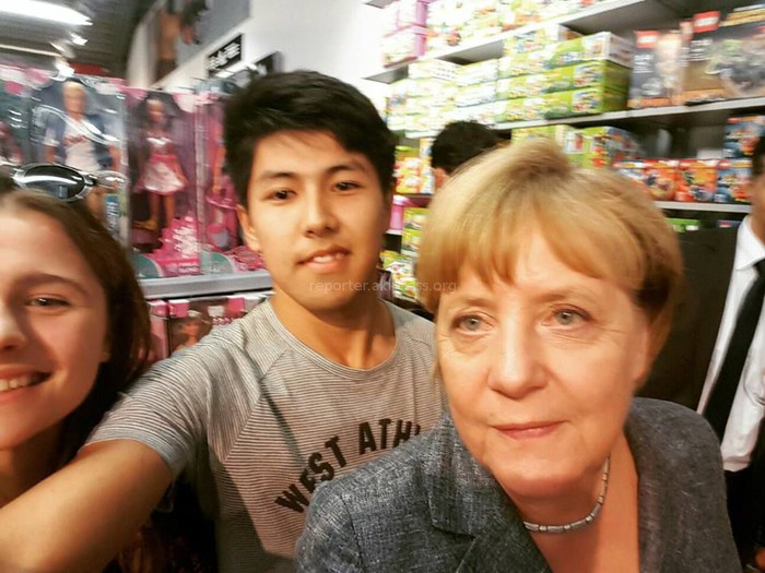 ETbP1xYX0AEoAtt?format=jpg&name=900x900