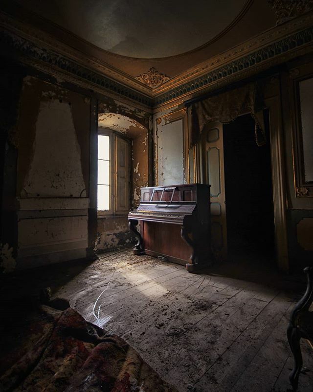 «Till we die»
. 
#urbex #abandonedspain #exploracionurbana #abandoned  #decay #froggy_explorers #urbanexploration #urbexlady #urbexgirl  #urbexworld  #urbexnesia_ #ic_urbex #abandonedpiano #urbex_disciple #kingdom_decay  #urbex_utopia #wo_urbex #infinity_unguarded #world_wid…