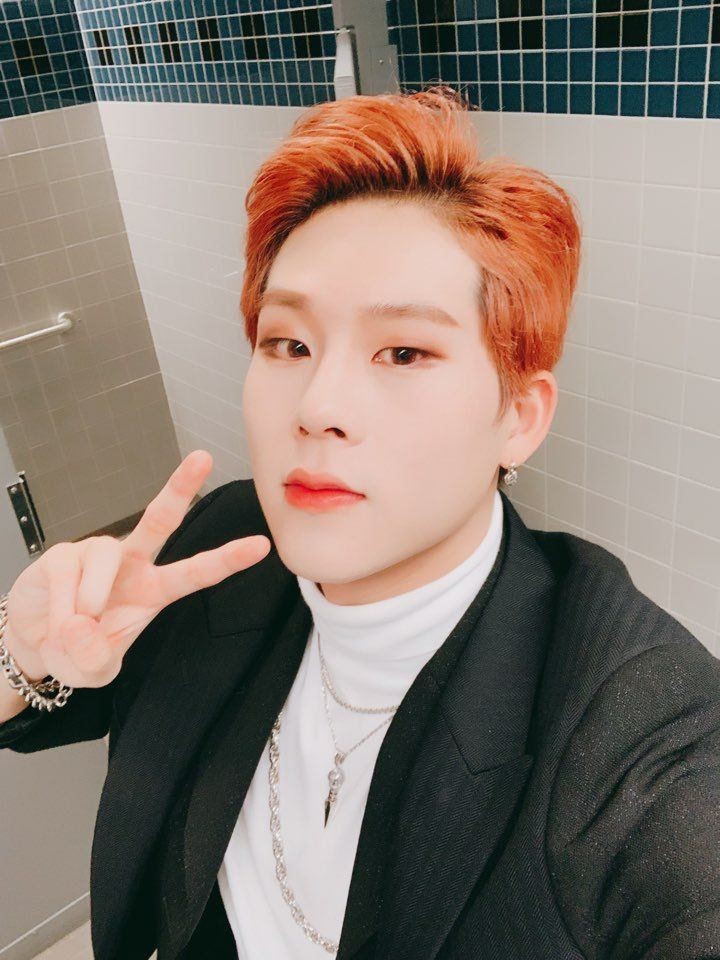 hwasa and jooheoniconic orange hair