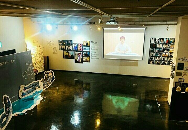kihyun and moonbyulboth of them had their own photo exhibitionsi said, they are artists, right?