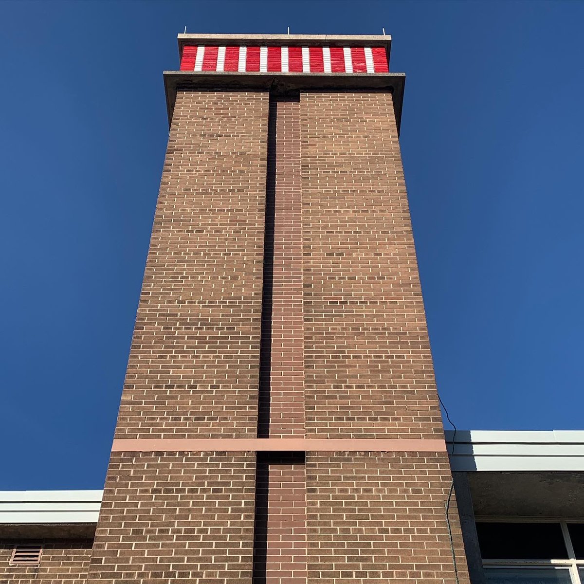 Toronto_Arch's tweet photo. Winchester Street P.S. Peter Pennington/Toronto Board of Education, 1959. #torontoarch #torontoarchitecture #architecture #architecturephotography #modernarchitecture #mcm #festivalofbritain https://t.co/n57sHpWBif https://t.co/s6AkFd9yRM