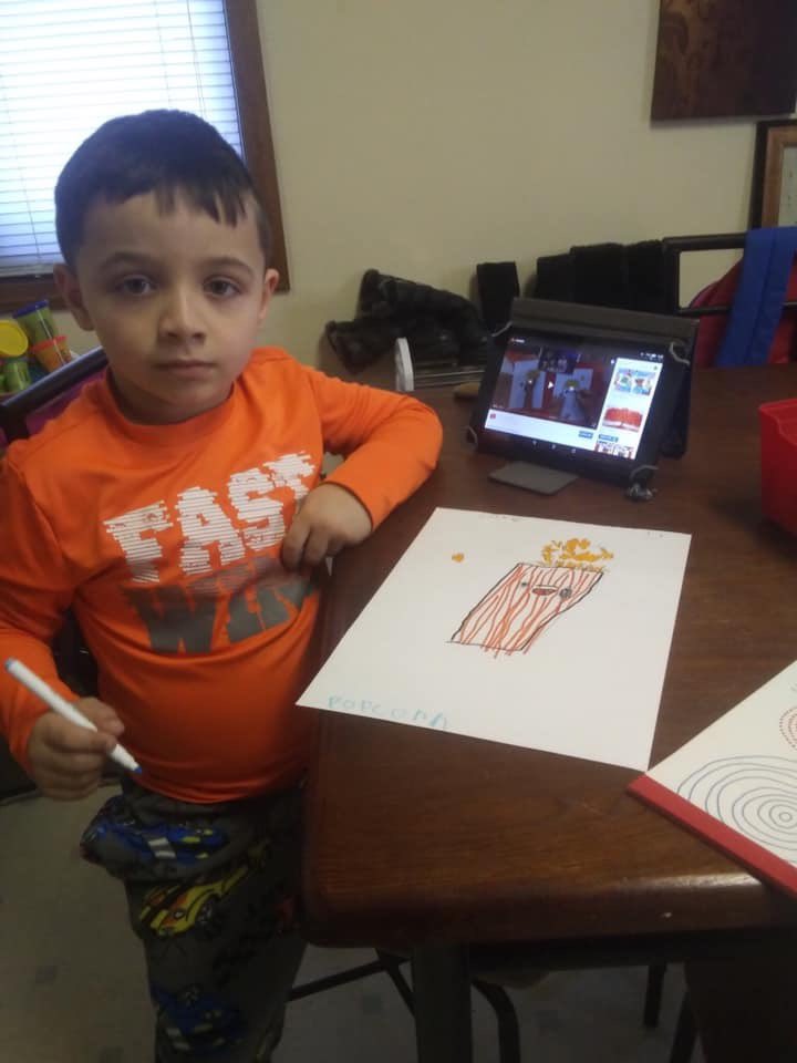 BinghamtonCSD's tweet photo. Working from home? So are our students! Great job Roosevelt! #BPatriotProud https://t.co/pxwzVUQDbV
