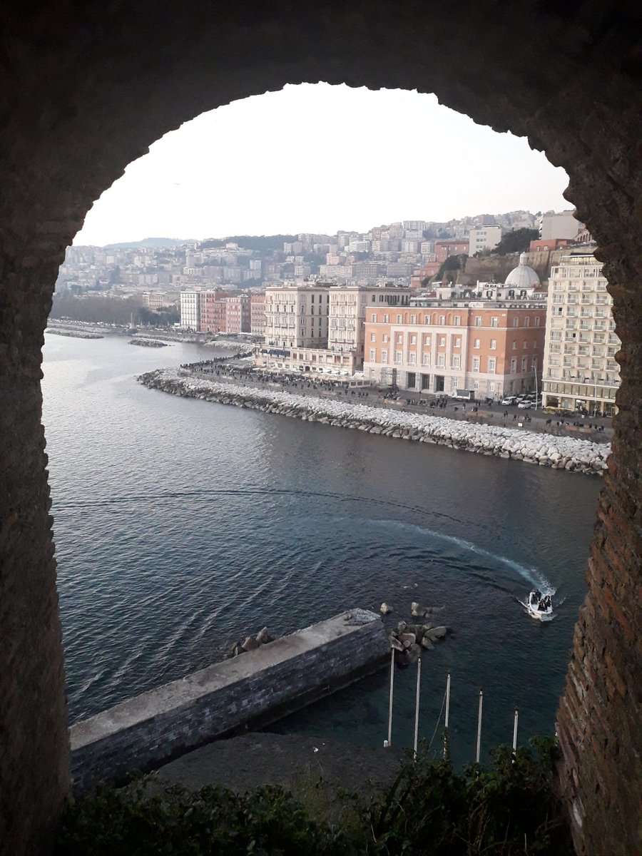 blue_river15's tweet photo. Via Partenope e via Caracciolo, dai bastioni di Castel dell'Ovo, Napoli 3 gennaio 2020 😊
#castedellovo #viapartenope #viapartenopenapoli #viacaracciolo #viacaracciolonapoli #mergellina #lungomaremergellina #luoghidelcuore https://t.co/asEZ93EXa6