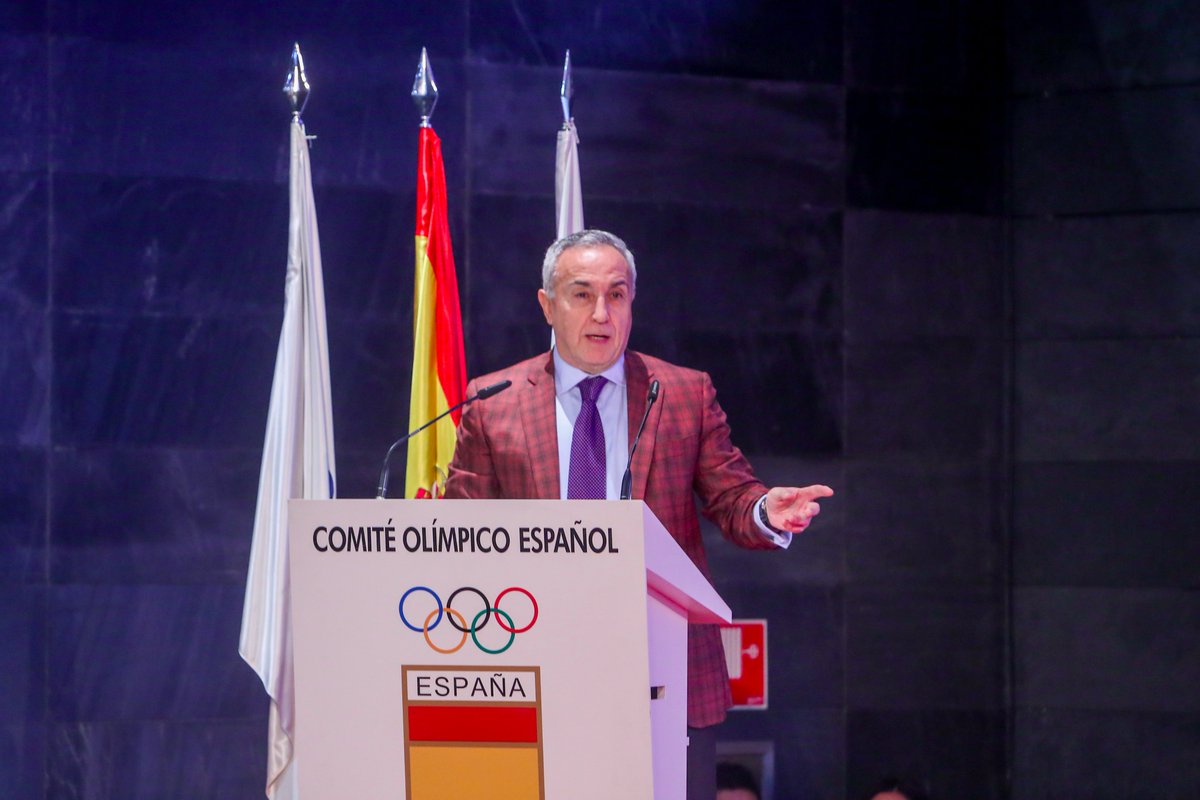 ellarguero's tweet photo. 📻 Alejandro Blanco en @ElLarguero

"Nuestros deportistas están en desigualdad de condiciones con deportistas de otros países"

"Si algo tiene los Juegos es que todos tienen que llegar en las mismas condiciones y que gane el mejor"

https://t.co/uYXc4uvFii https://t.co/810EyB9OPv