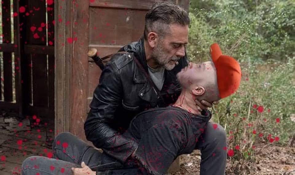 O_RodriguezIII's tweet photo. When Negan @JDMorgan kills the wrong #Whisperer....I Thought Carol said Oscar...#OscarsRedHat #RIP
#OscarsArt #Negan #TWDFamily #IAmAWhisperer #WeAreWhisperers #Whisperers #Shhhhhh #WeCantBeSilenced #TWDArt #TWDArtist #Artist #Actor #Whisperersss #Walker #Shhhhhh
@samthesparrow https://t.co/5Qx5dIyM53