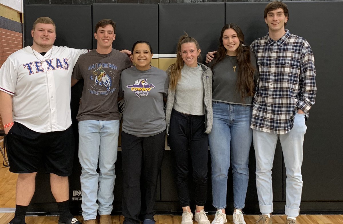 AHighSportsMed's tweet photo. My time as the AT at Abilene High has truly changed me forever and made me a better person. I hope that each of you is lucky enough to have experienced the love I have these last three years. I am forever grateful. NDCQ - Chelsea K Martinez “Captain” https://t.co/nIcJq4tiDs