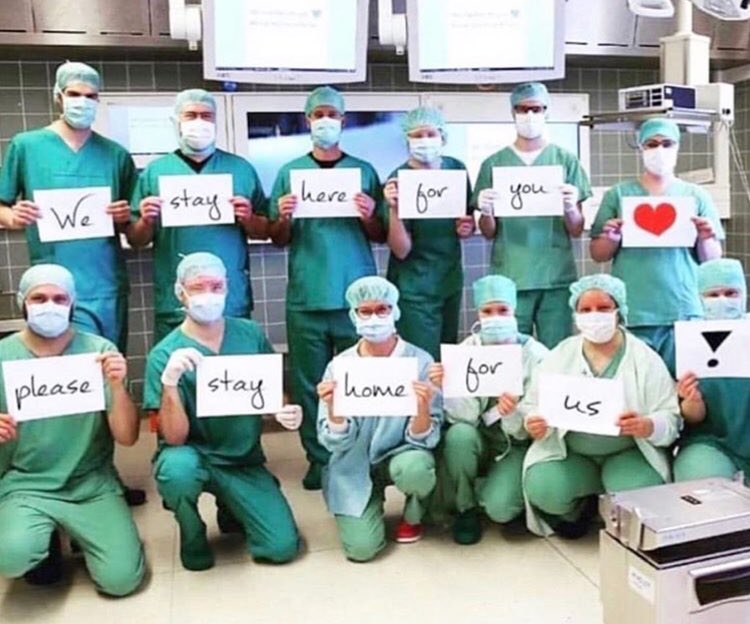 aoifeoherlihy's tweet photo. Not all superheroes wear capes... 👩🏽‍🔬👨🏻‍🔬👩🏼‍⚕️👨🏽‍⚕️👮🏾‍♀️👮🏻‍♂️👩🏼‍🚒👨🏾‍🚒Utmost respect and gratitude for our frontline workers all over Ireland 🇮🇪 #NotAllHeroesWearCapes #IrelandVsCOVID https://t.co/KmJq11V7Oj