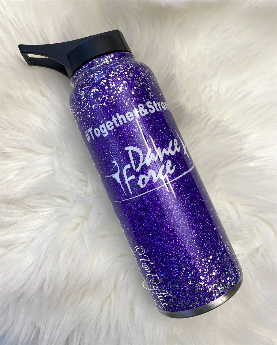 2_fireflies's tweet photo. Lots of design details went into this beauty! Ombré glitter, hand painted marble with silver veining and silver leaf all dress up this giant 40oz. water bottle!

#twofirefliesdesigns #mamaboss #handmade #shopsmall
#customtumblers #glitteraddict #handpaintedmarble #silverleaf https://t.co/u2CEiigtUc