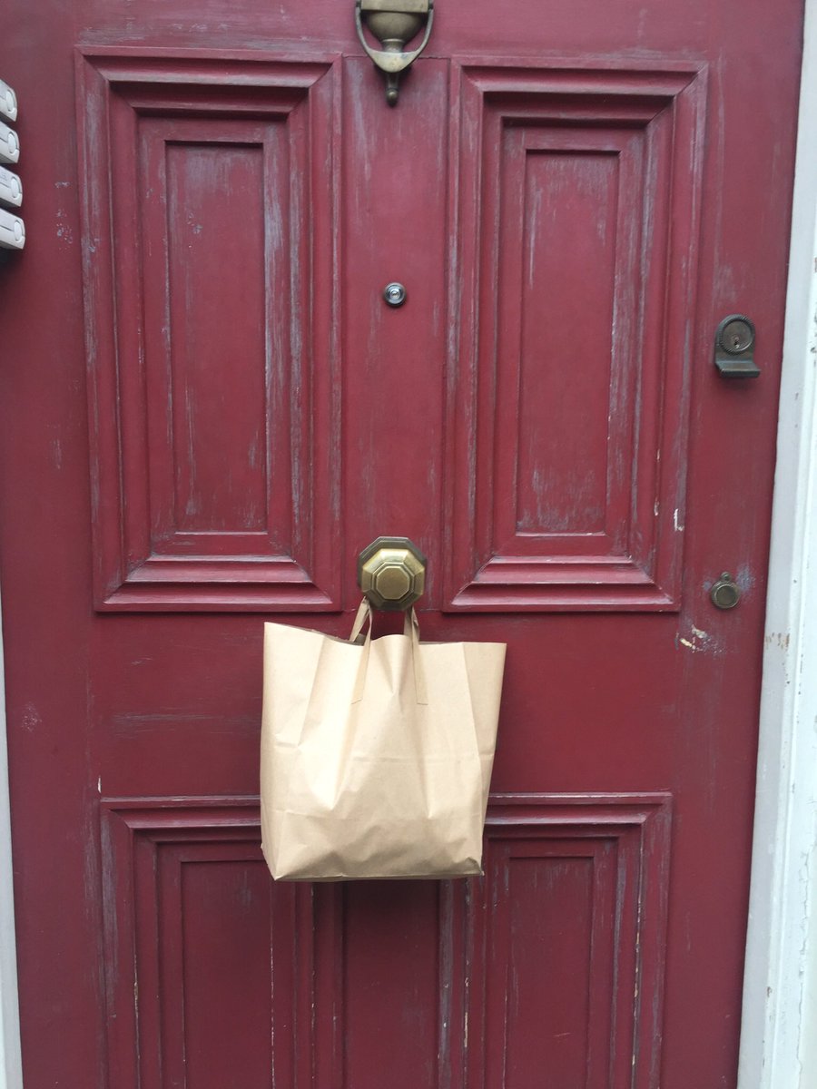 VeraSabeva's tweet photo. A bag of fresh food - a jar of my lentil stew, cherry cake from the bakery, fruit and tomatoes. For two people in their 80s in isolation whom I love dearly. 

Every other day. 
Everyone can do it. 

#lovetheelderly #london #covid19UK https://t.co/Zxl9ZQ3i0K