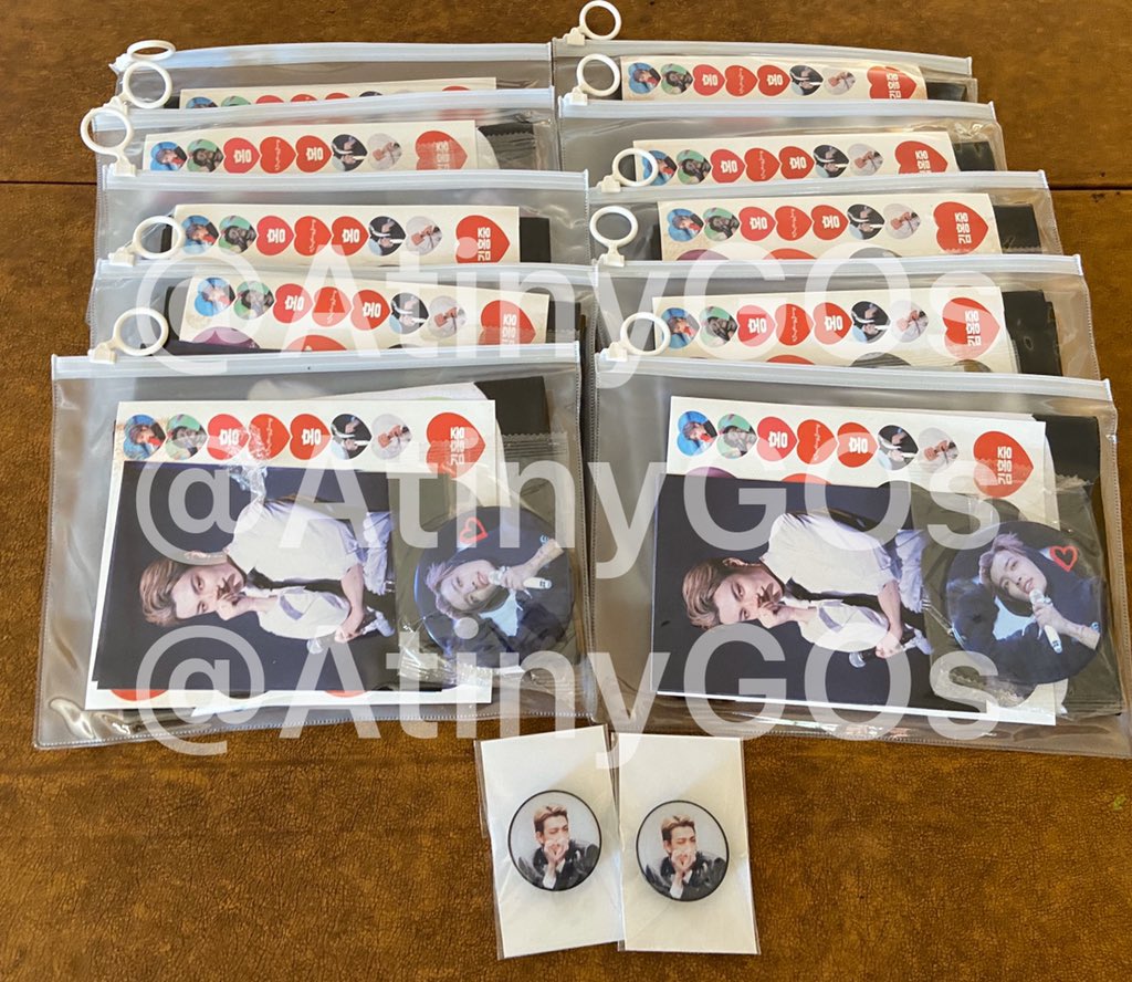 AtinyGOs's tweet photo. @981107memoire slogans have arrived!! (thank you for letting me host a GO!!)

[#atinyarrivals] https://t.co/EKrbfgKKLd