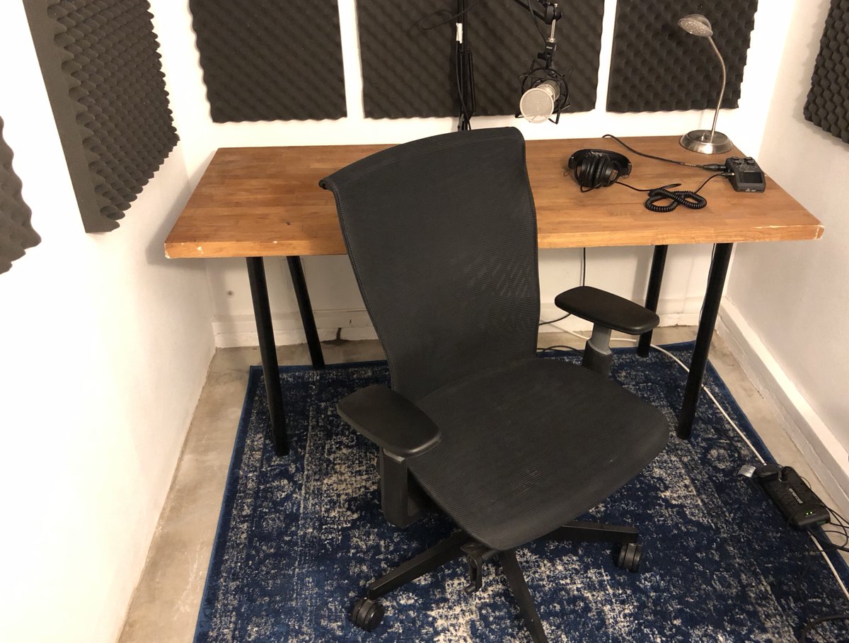 KickassNewsPod's tweet photo. I just completed my new home studio and I'm loving my new Kinn chair from @autonomousdotai .  It's sleek, modern, and it's ergonomics have really helped my chronic back pain.  Check out their great chairs and standing desks at https://t.co/824yhAVE8Y. #iamAutonomous #beAutonomous https://t.co/pimcsDCpFo