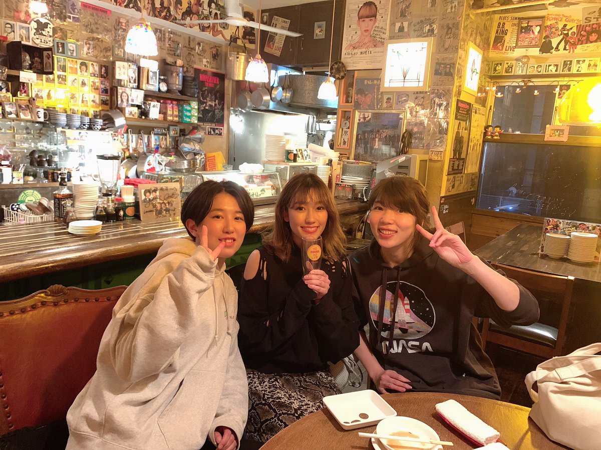 09mina08's tweet photo. あやかおかえり💞
葛和さんに写真送ったら絵文字いっぱいの返信がきました😂😂
普段とのギャップについていけません…笑笑

２枚目のまさこ、Sexy Zoneの菊池風磨に似てる気がするのはわたしだけ？🤔笑
#仙台ベルフィーユ https://t.co/QOUgcZLTA1
