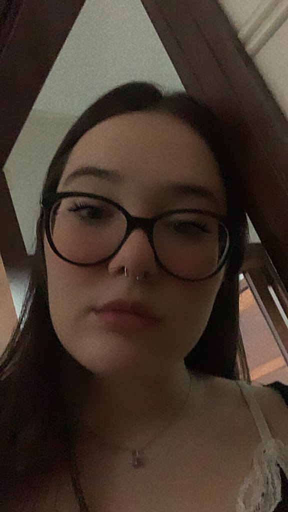 IsabelaBuratto's tweet photo. pq eu to bem das bonita!!!!! 🥺🤝👺 https://t.co/q0shOuAfnM