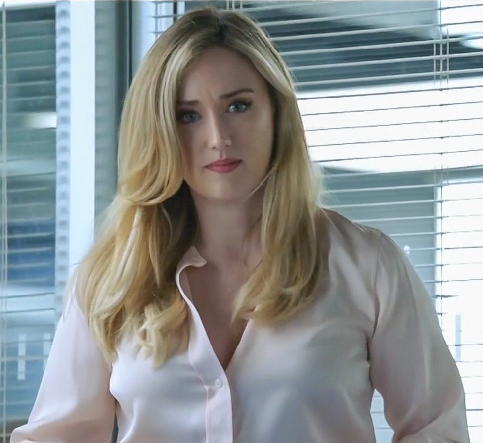 Familyblindspot's tweet photo. Personagem que facilmente encontraria a solução para o fim da pandemia do #COVID19 🦠

#Blindspot https://t.co/bwlc8iQLvW