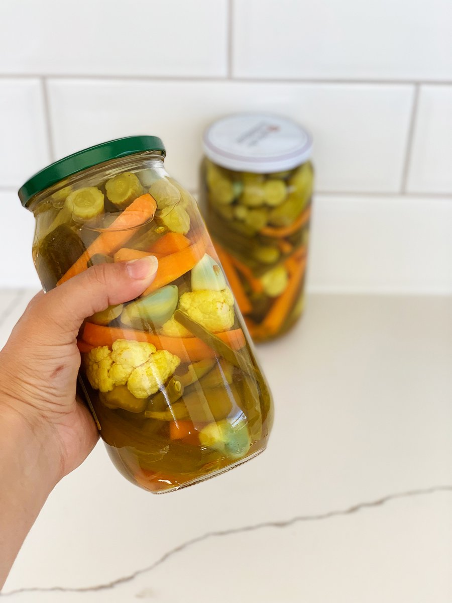 PlantBasedFolk's tweet photo. Great shelf life, here is a pantry recipe for pickled vegetable called Tourshi in #armenian https://t.co/W6HRWud9yf
#recipes #pickledvegetables #tourshi #plantbased #veganrecipe #recipes #armenia #plantbasedfolk #eatwell #pantryfoods #homemade #cook https://t.co/fCFdWVTu9H