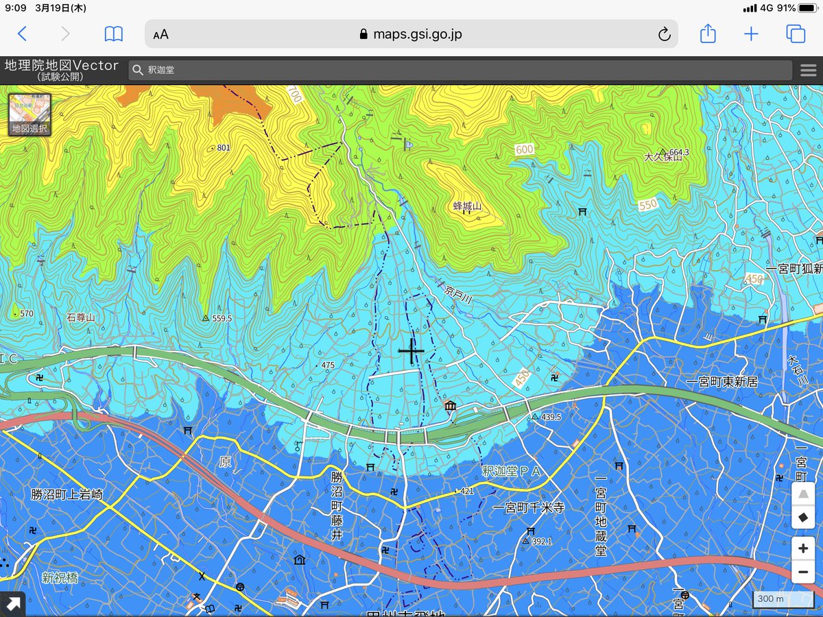 りゅーぺん 36 A K A R Site 京戸川扇状地を 扇頂を上に持ってきて表示 さらに 自分で作る色別標高 図の自動塗り分けレイヤを 標準地図の 下に 配置 素晴らしい これで見慣れた 見飽きた 扇状地にも新たな見方をすることができる 地理院
