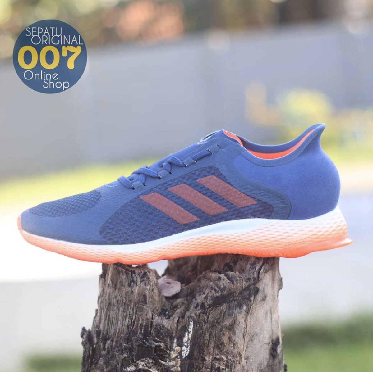 SEPATUORI 007 | #ADIDAS Focus Breathin Navy White Orange List Red (BNWB)⁣
⁣
100% #ORIGINAL Brand New Replaced Box⁣
Made in #Indonesia⁣
⁣
Size:⁣
36 (22 cm)⁣
36 2/3 (22.5 cm)⁣
⁣
Harga: IDR 400K⁣

#adidasoriginals #originalshoes #originalbrand