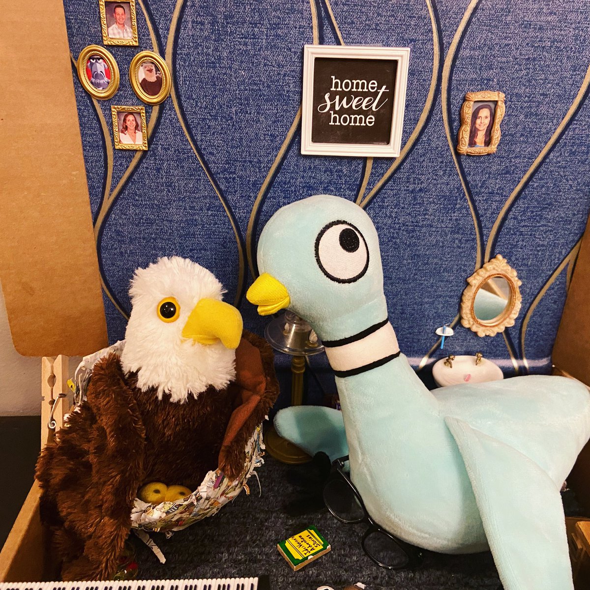 Whaaaa?!? Mo Willems is hostin’ Lunch Doodles online? Dats caw-mazin!! #lunchdoodleswithmowillems <a href="/The_Pigeon/">The Pigeon</a> #together203 #wemakeadifference #LearnFromHome