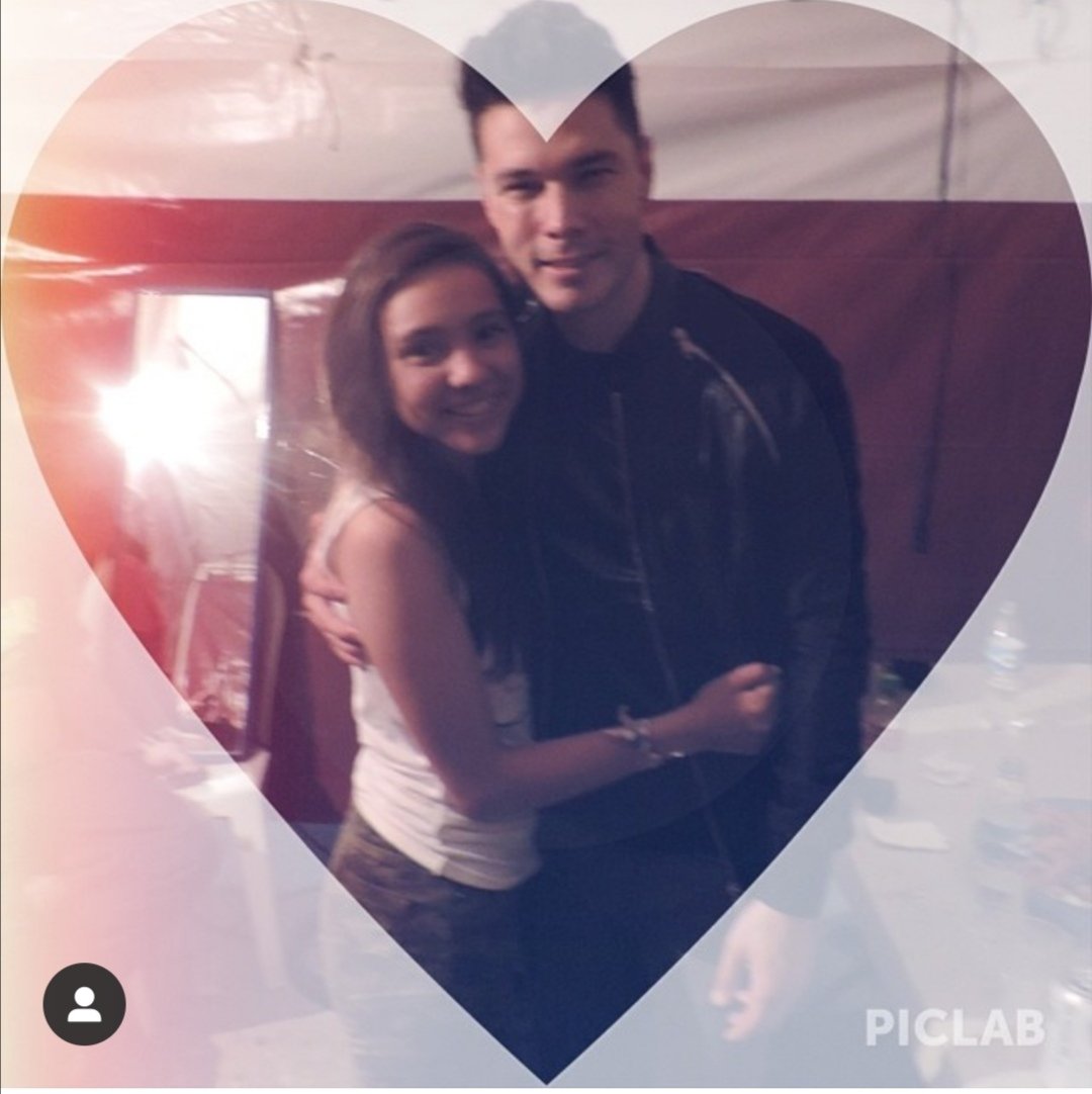 valefer3's tweet photo. #EnCasaConJuanSolo
Ciudad: San José Acateno o algo así jajaja 
País: México
Año: 2014 
¿Por qué?: Era mi cumple y yo quería ir a ver a @soyjuansolo a un pueblito como a 4 hrs de la cd 😂
Canción: Contigo puedo ser quien soy https://t.co/bQF32Q5Ctm