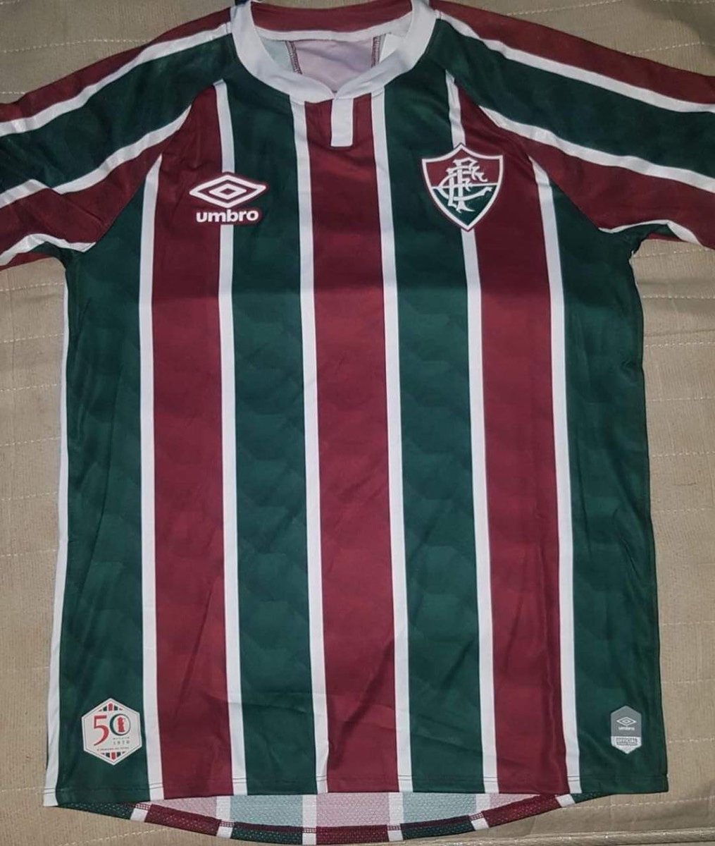 _WellersonSouza's tweet photo. Vazou a nova camisa tricolor! Olha aí... curtiu, tricolor? 🇭🇺 https://t.co/kKAXtg6tmh