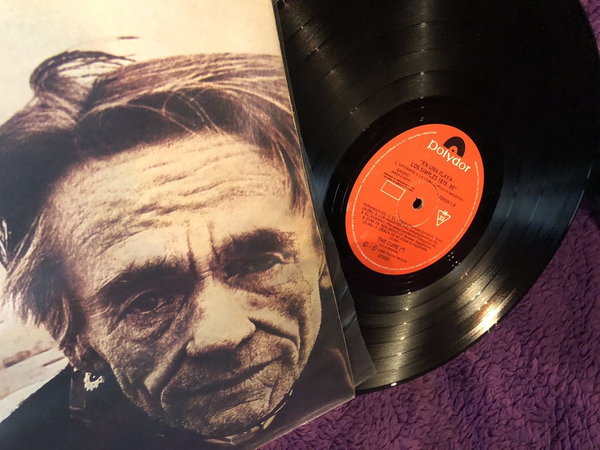 marusmithcure's tweet photo. #YoMeQuedoEnMiCasa #thecure #BuenosAires https://t.co/uygnd1WVf7