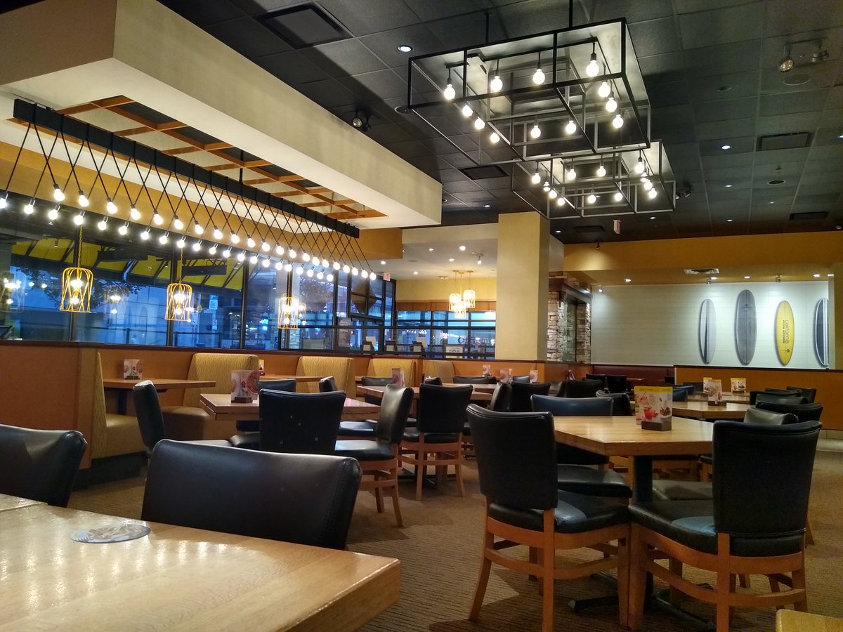 So I was in San Francisco and this photo was taken on the day the lockdown was announced but hours BEFORE it went into effect. Last chance to sit down and have a meal in a restaurant for awhile. I was seated but the place was rather empty. #SanFrancisco #LockdownUSA