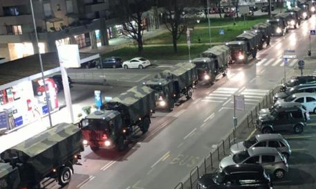 These army trucks carry bodies out of the city of Bergamo #Italy , the ground zero of #COVID19 in my home country. To all my contacts: please don't underestimate it and keep #SocialDistancing . #workingfromhome is no fun but we  must #FlattenTheCurve !