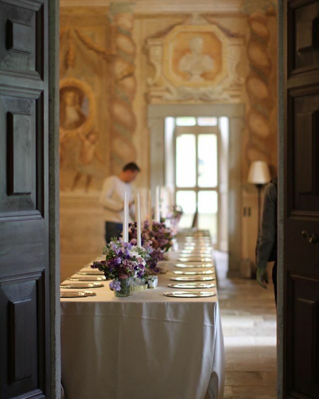 That moment when you are working behind the scenes, waiting for the big celebration to start. 
@cristiano.ostinelli @villa_balbiano 
#weddingday #weddingplanner #destinationwedding #luxuryweddings #beautifulitaly ift.tt/2QrzSiI