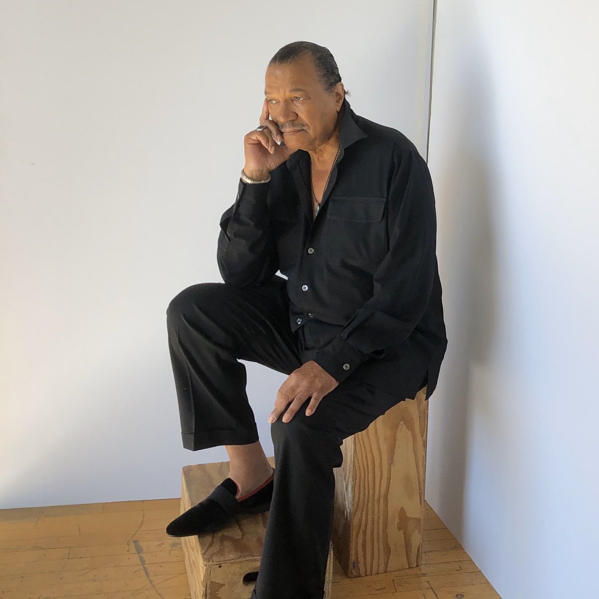 realbdw's tweet photo. In times of crisis, we need to remember we are all human. There is still love in the world. We must never lose sight of that. https://t.co/ZyhFtlH1AG