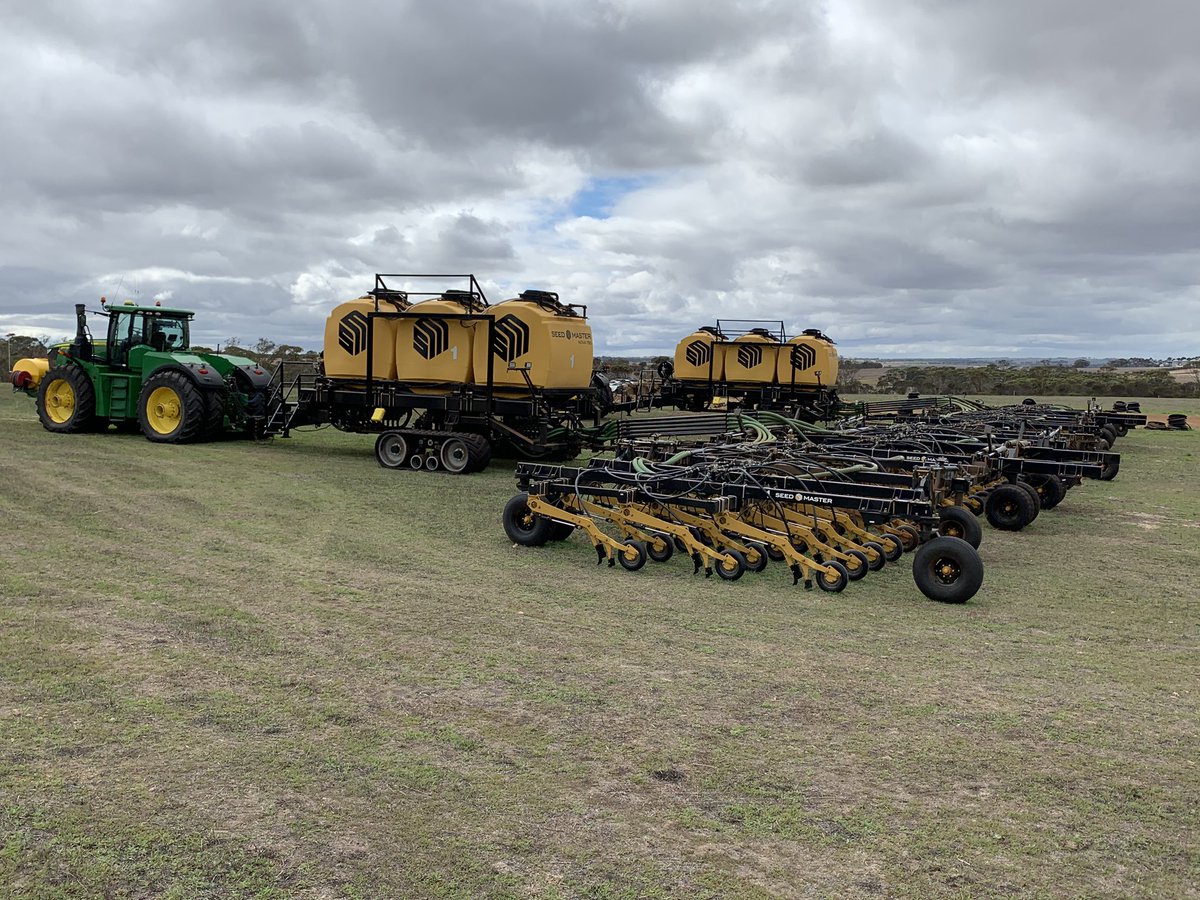 Doctor_650's tweet image. Tandem hitch coming along nicely...#seedmaster #140ft