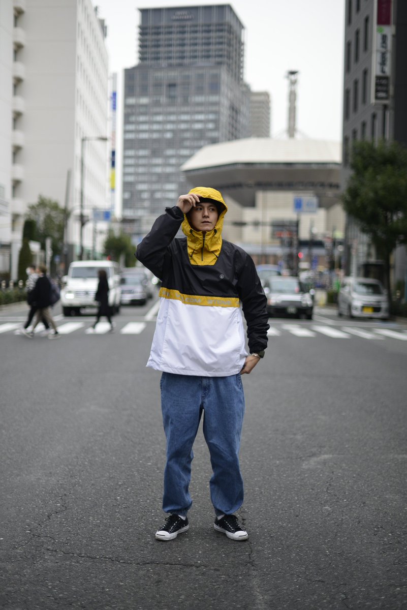 REGULATOR_WEB's tweet image. 【VOLCOM JACKET】春の陽気になりライトジャケットが活躍します◎サイドジップがあり脱ぎ着しやすいアノラックジャケット、フードを収納できるスウィングトップはスタッフ一押し！
アノラックジャケット 11,800 +tax
スウィングトップ 12,800 +tax regulator.jp/volcom/jacket/ #regweb #ボルコム #volcom