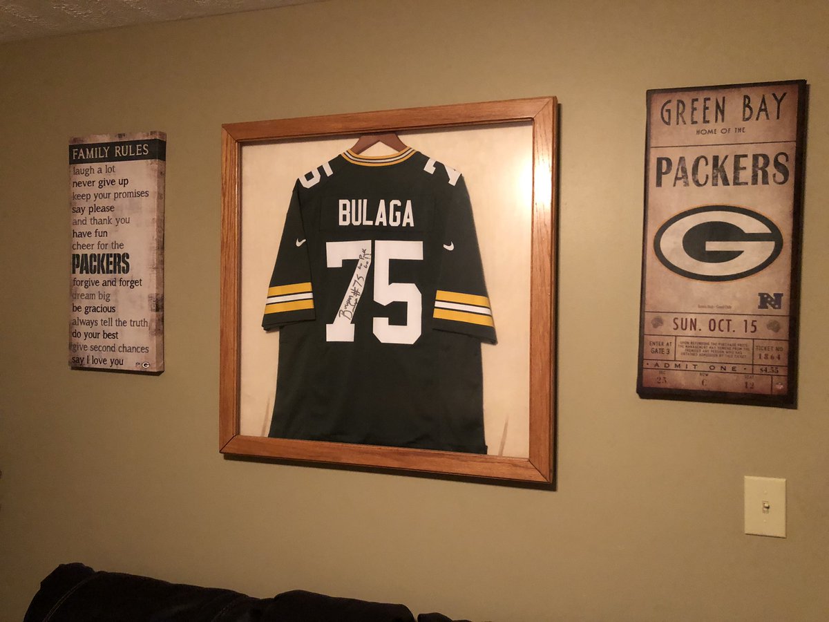 DimonSimon's tweet photo. @BBulaga thanks for the memories and I wish you nothing but success in LA. We’ll always be fans in this house #ClassAct #Respect #LAChargers https://t.co/yg8NLniL85