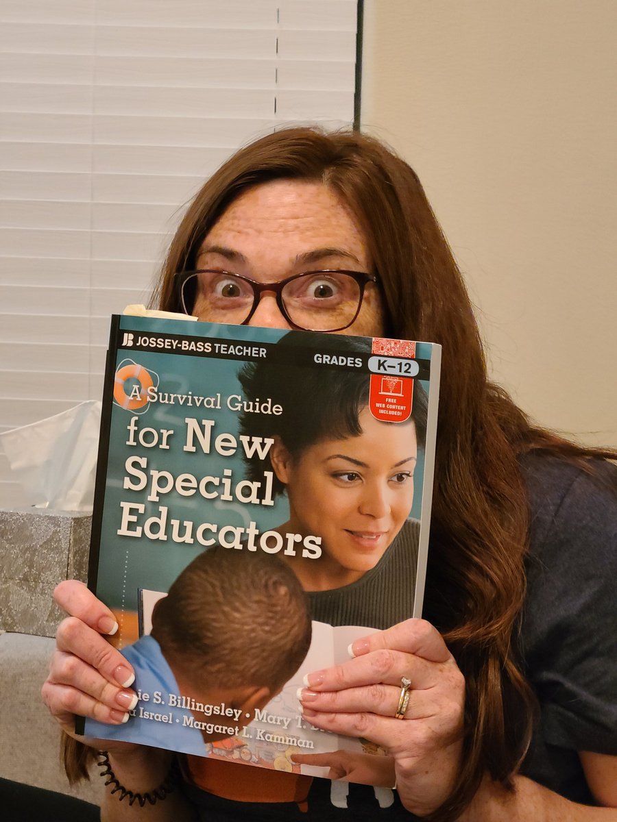A_2tha_NDREA's tweet photo. @MGE_Gators #MGEBetterTogether  I already know everything in this book. JK! #everydaynew https://t.co/3EA9HTL8ng