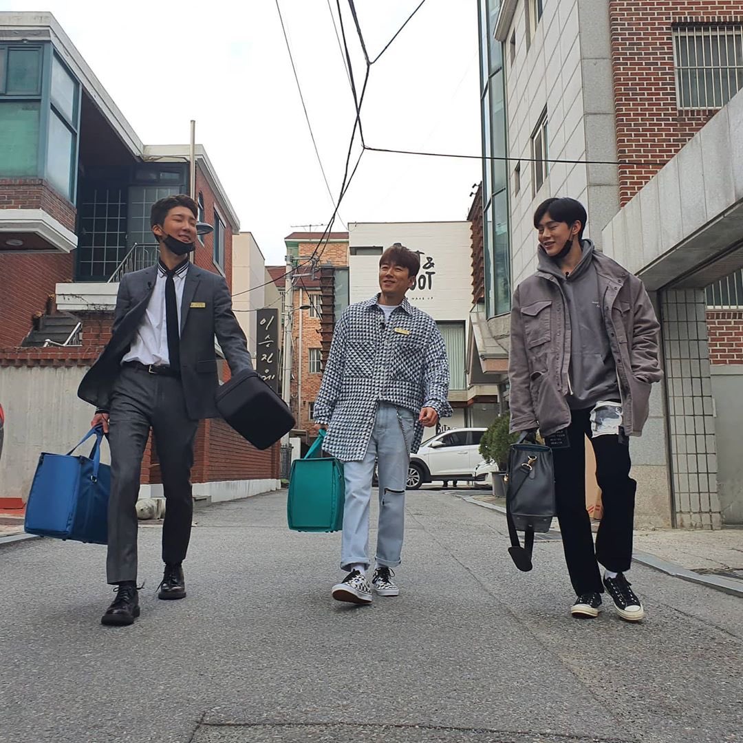 VIINIsupport's tweet photo. [📸] 200319 zzin_pd IG update with Hyunbin, Suwoon &amp; Hoon! 💙💛💜

Trans: On the way to work
#방문판매단 #장수원 #이승훈 #권현빈 #룰루랄라 #jtbcstudios #예약판매시작

▶️https://t.co/mSNPkN5I8Q https://t.co/VuNpLBdJ03