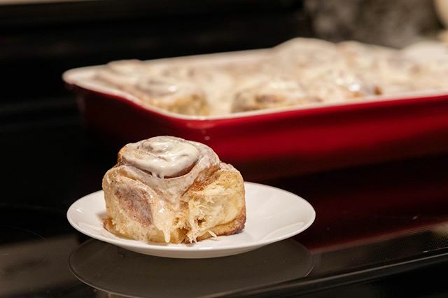stephenevans81's tweet photo. Twyla made her grandmother’s cinnamon roll recipe... and oh man... the WHOLE roll is like the center... https://t.co/FrRo2pkXlA https://t.co/5yvXNZCS8o